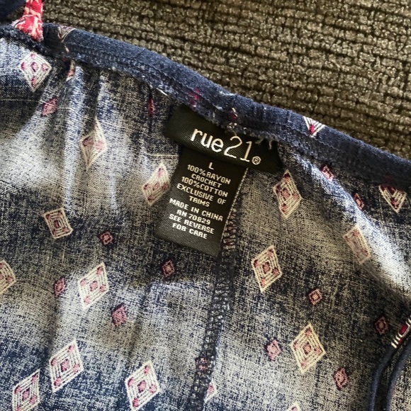 Cute knee length Rue 21 dress - Picture 6 of 7